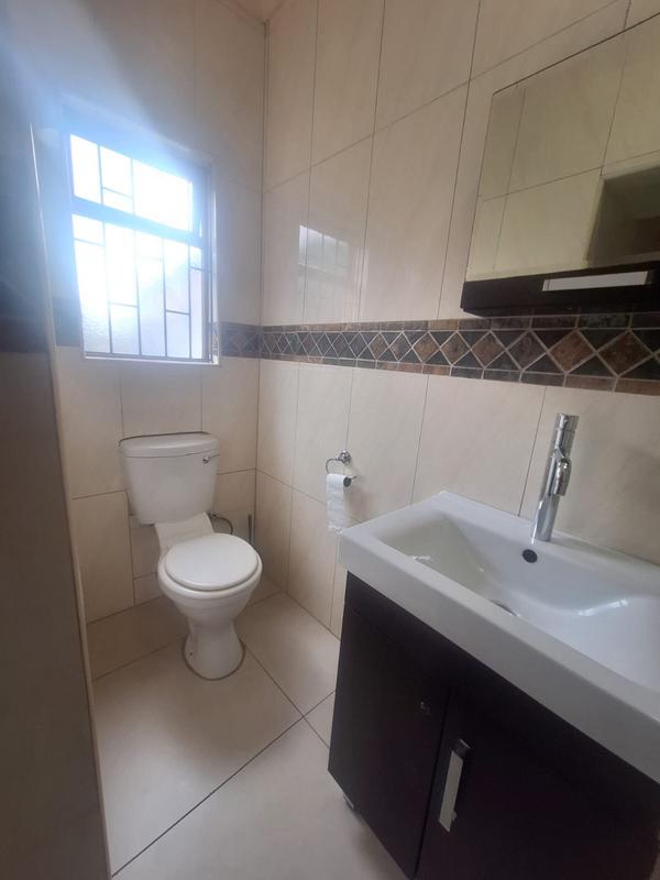 To Let 2 Bedroom Property for Rent in Ruyterwacht Western Cape